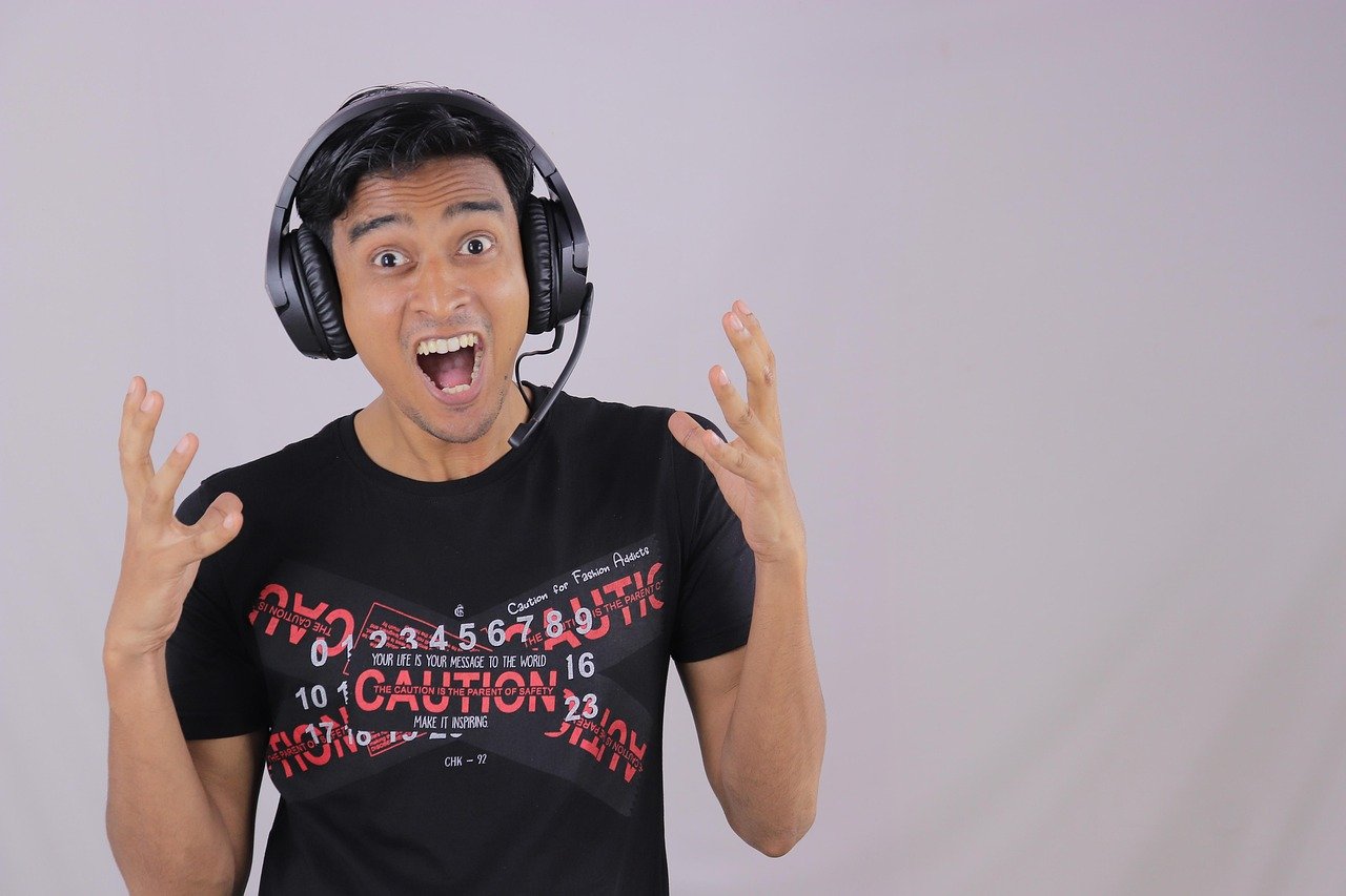 Lee más sobre el artículo Los 5 Mejores Auriculares para DJs Profesionales (Guía 2025/2026)