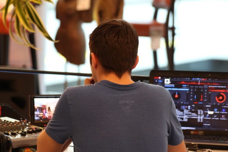 Lee más sobre el artículo  Guía Definitiva para Elegir Equipo de DJ