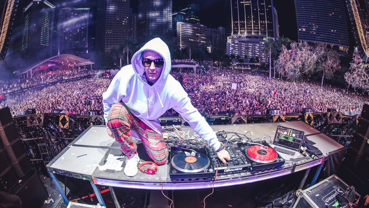 En este momento estás viendo 🎧 DJ Snake sorprende en los MTV VMAs 2025 y anuncia nueva colaboración con Dua Lipa